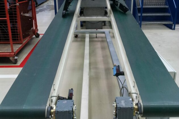 Convoyeur bi-voies à bande textile