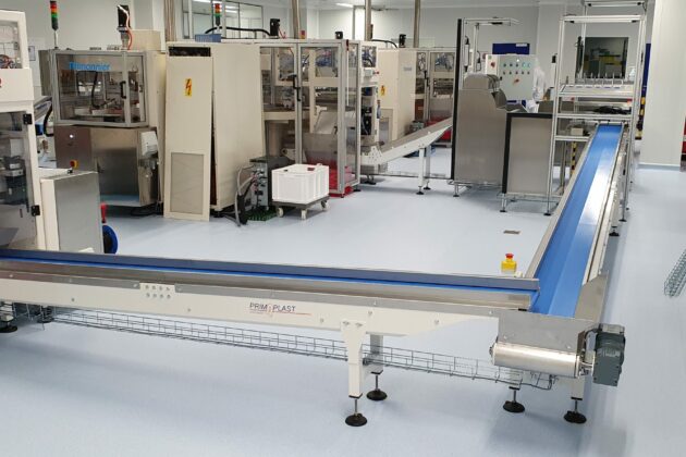 Convoyeur à bande textile en laboratoire