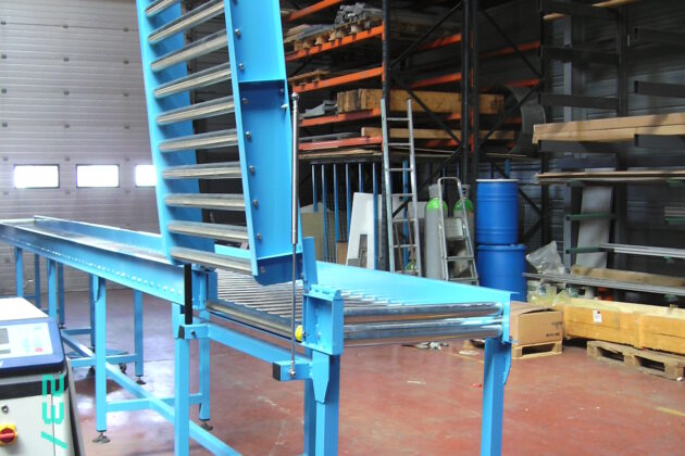 Convoyeur à rouleaux avec portillon