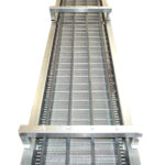 Convoyeur à maille métallique ajourée