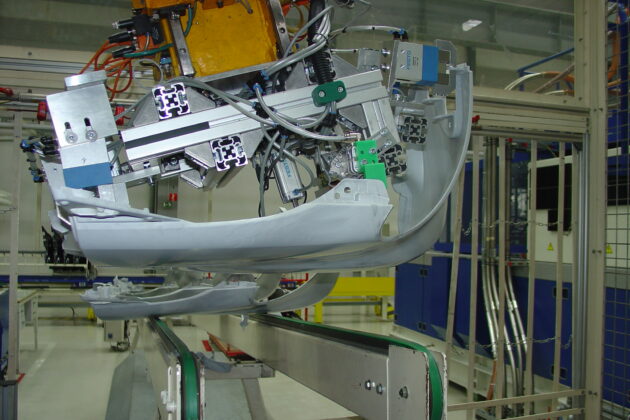 Robot de préhension automobile