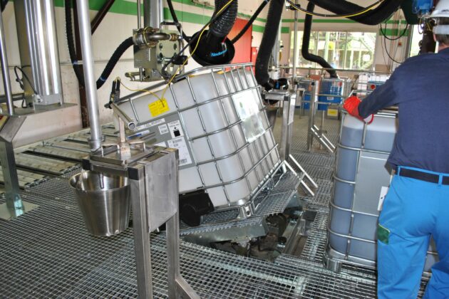 Convoyeur basculeur en chimie