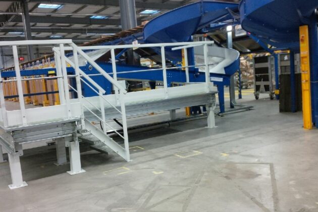 Escalier accès industriel