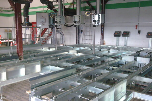 Ligne de process complète - Convoyeur à chaîne métallique en chimie