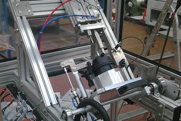 Machine spéciale - table inclinable