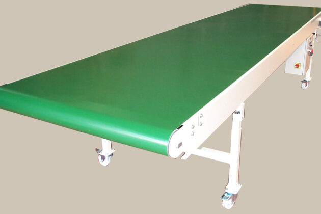 Convoyeur à bande textile droit