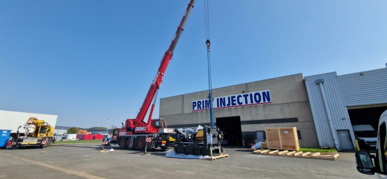 Nouvelle presse à injection 500T chez PrimaGroup : performance accrue