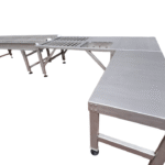 Table avec convoyeur pour industrie agroalimentaire