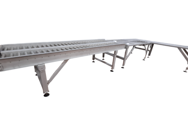 Table avec convoyeur pour industrie agroalimentaire